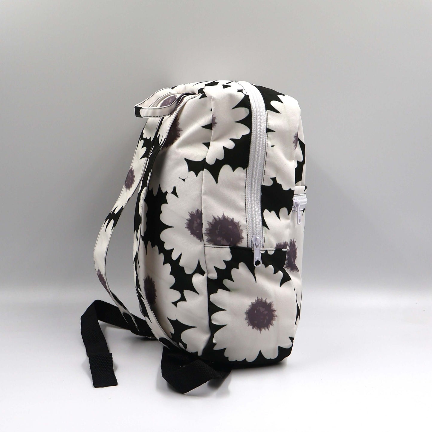 White Daisy Bloom – Small Backpack for Teens
