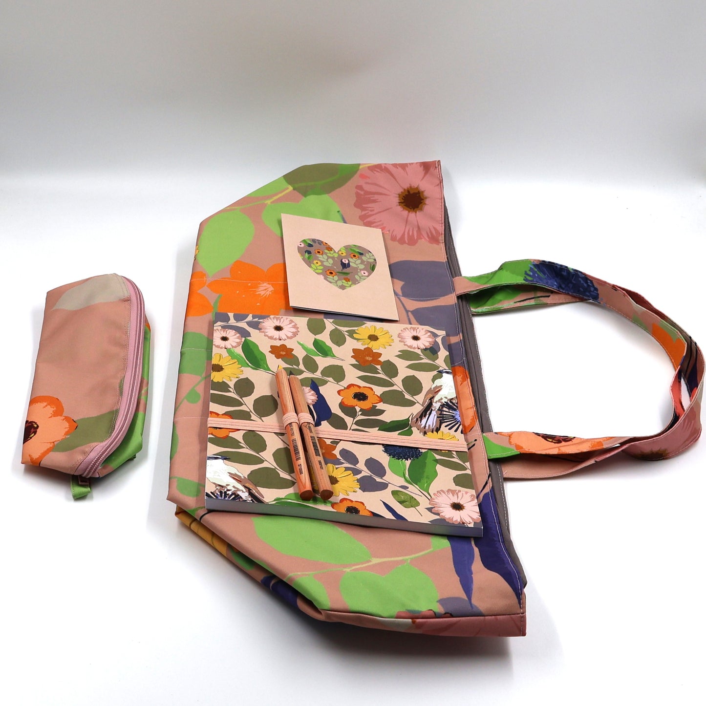 Peach Daisy Gift Set – For the Artistic Heart