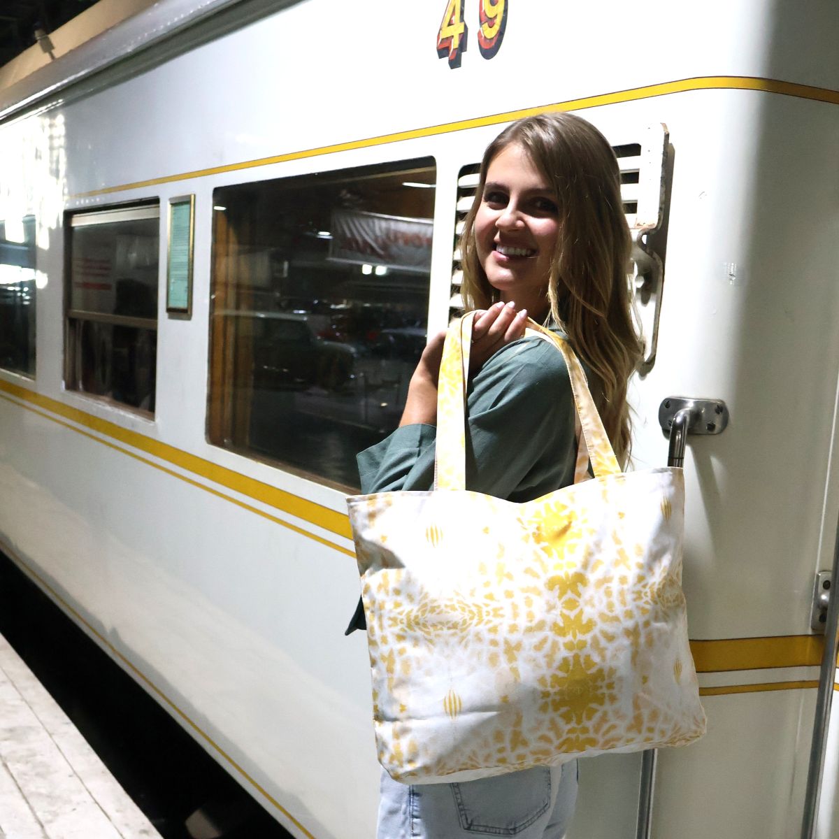 Letheba Zipped Tote – Butter Yellow Giraffe-Inspired Canvas