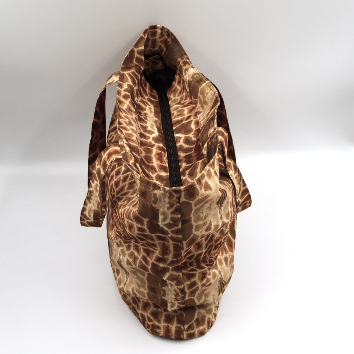 Letheba Zipped Tote Bag – Giraffe print (Brown)