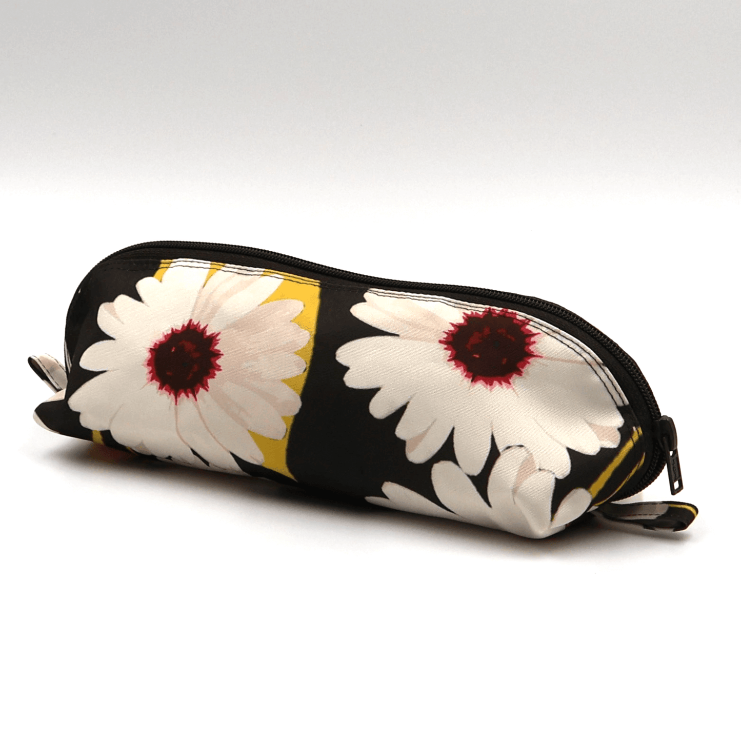 Pencil Bag White Darling with pretty floral design, durable polyester and zipped closure. Size: 22cm x 9cm x 9cm.