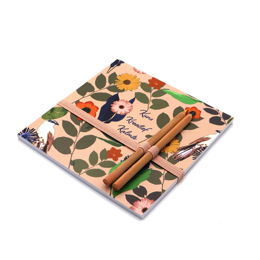 Peach Daisy Artblock with pencils and pencil holder