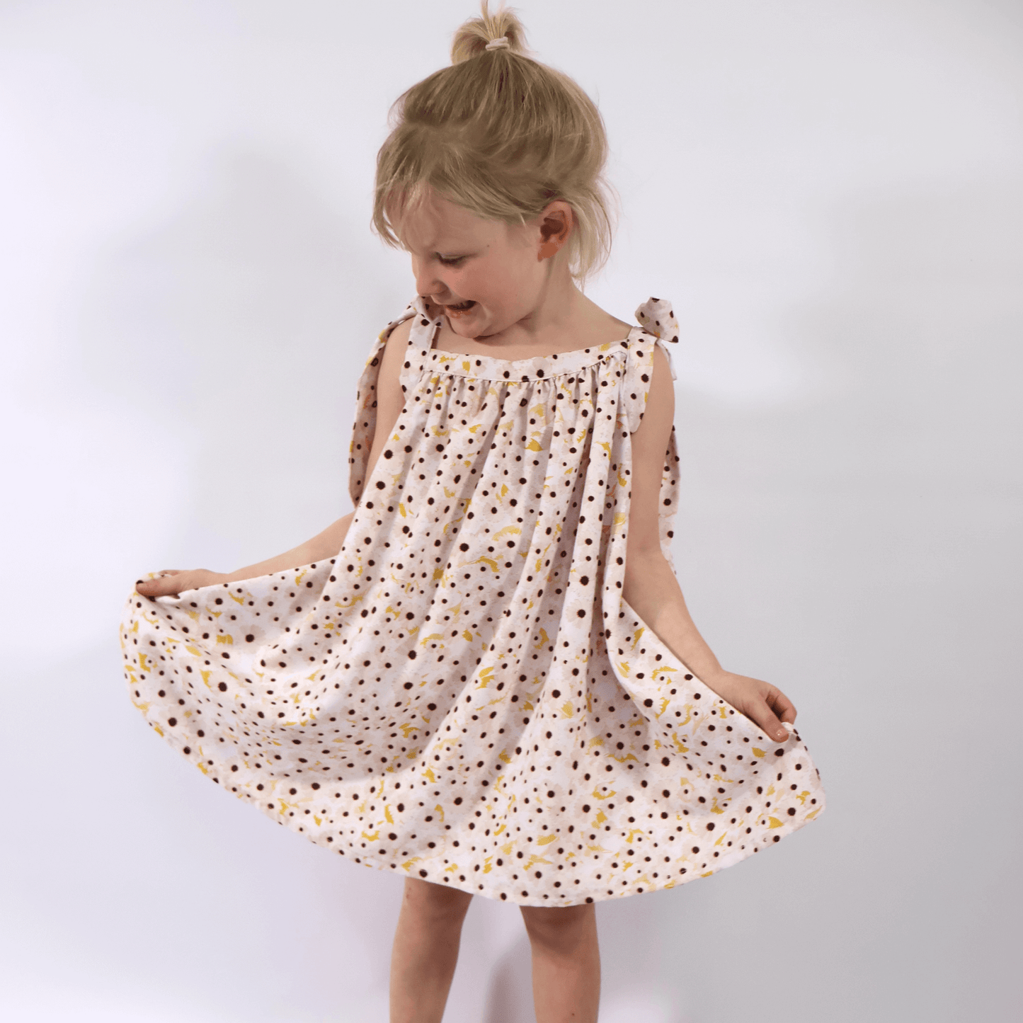 Girls Fashion Dress Small Daisy White