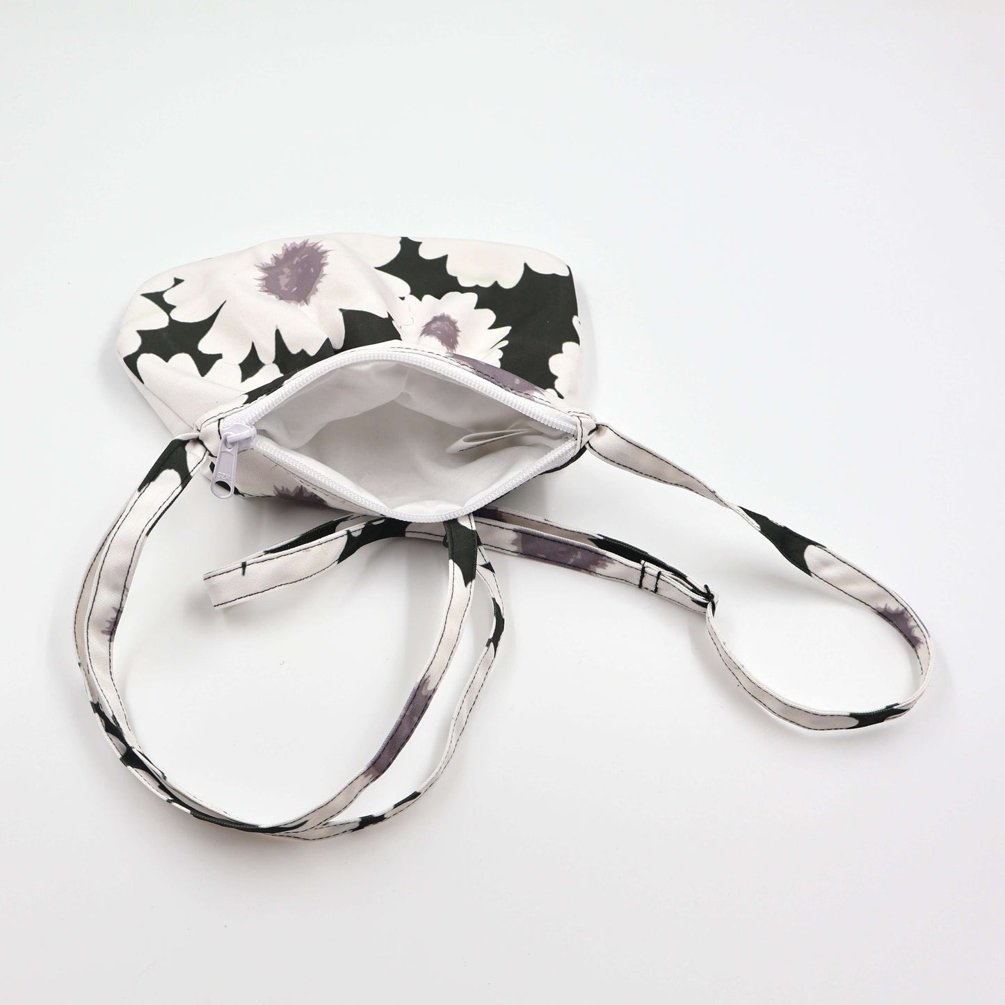 White Daisy Bloom – Small Crossbody Bag