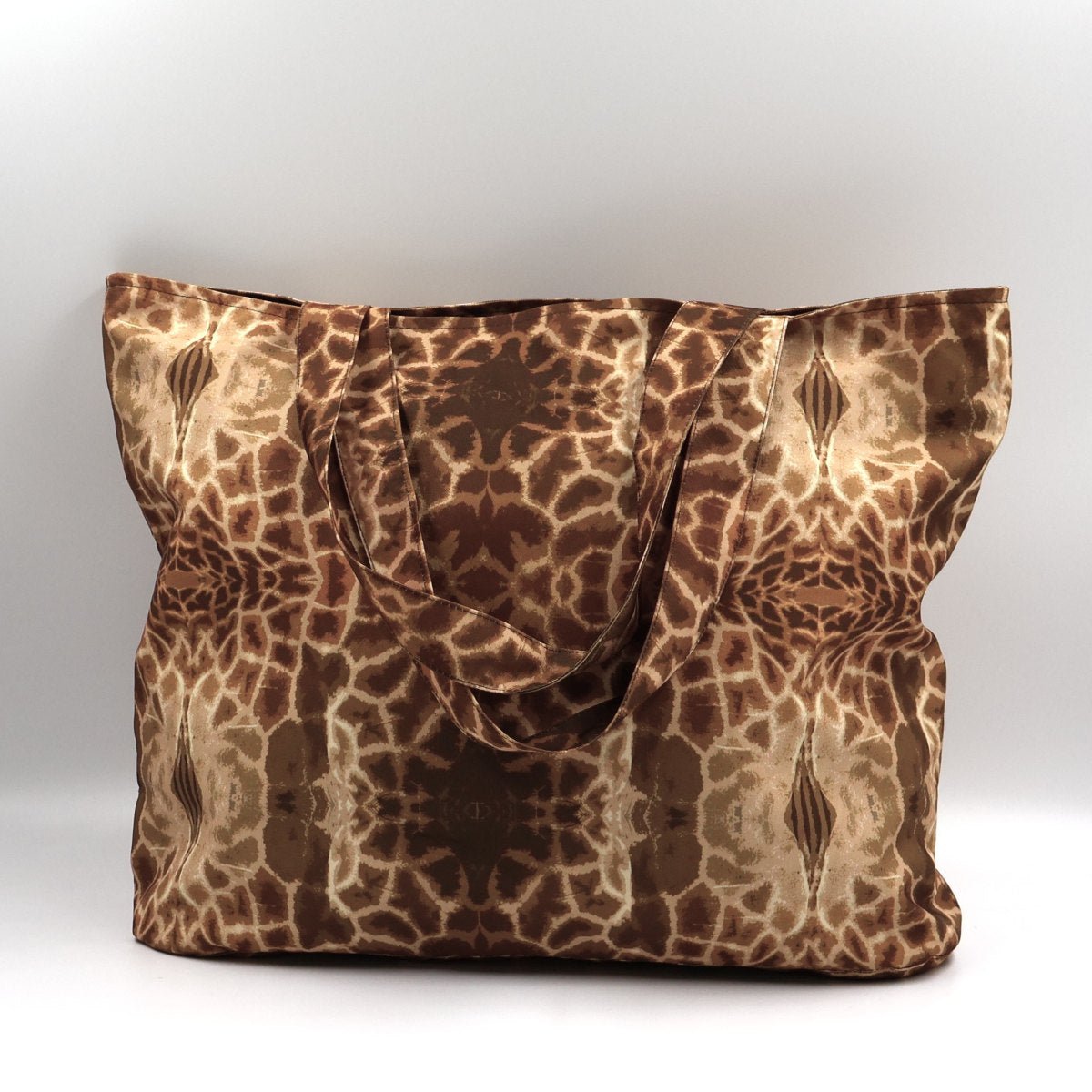 Letheba Zipped Tote Bag – Giraffe print (Brown)