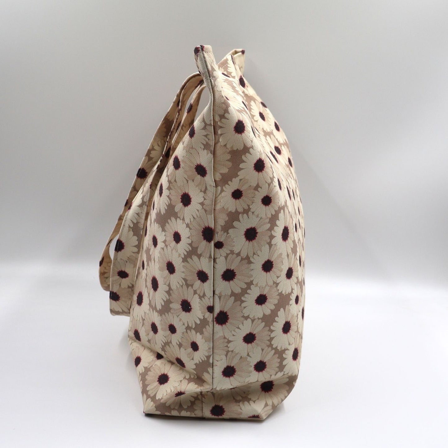 Sunlit Bloom Tote – Mushroom Beige Canvas with Small White Daisies