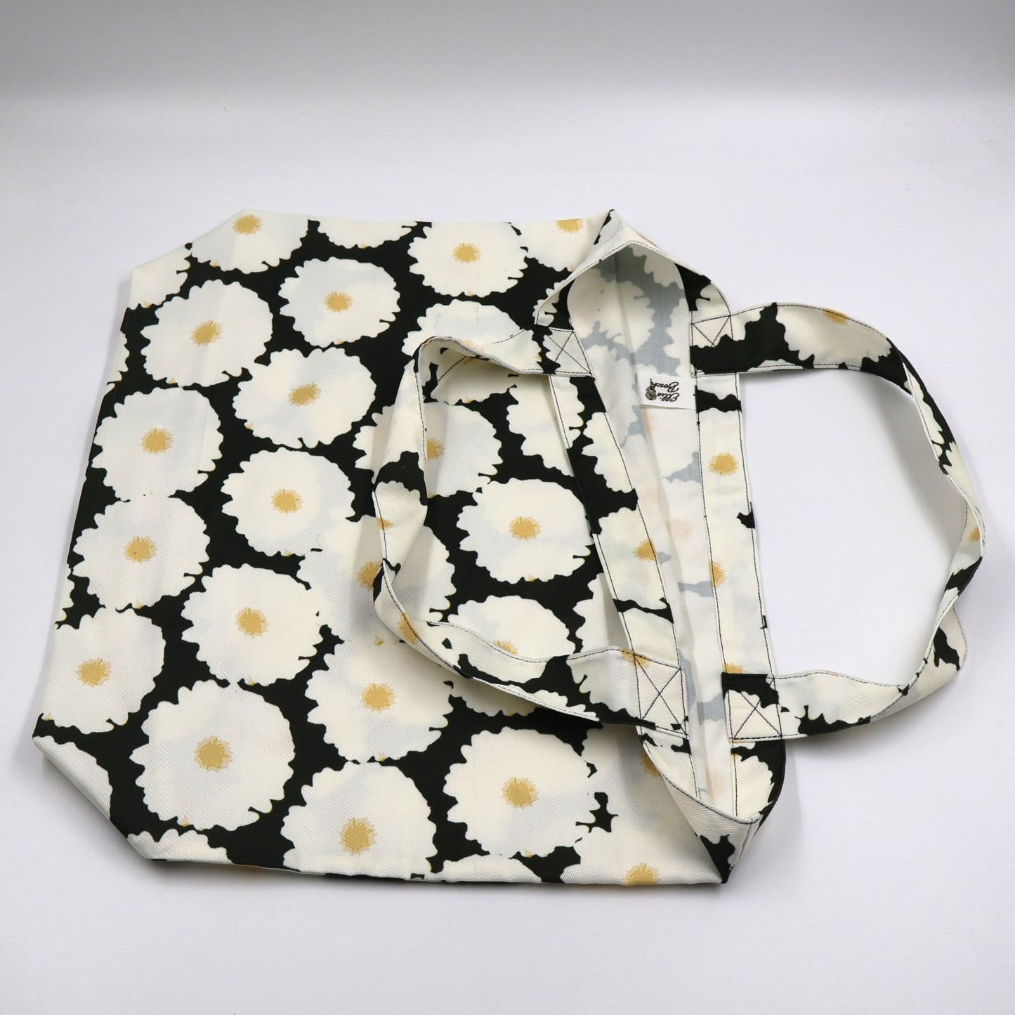 White Field Daisy Tote Bag – Locally Printed Polyester, Durable Finish