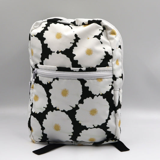 White Field Daisy Small Backpack-Easy‑Clean Polyester, Versatile